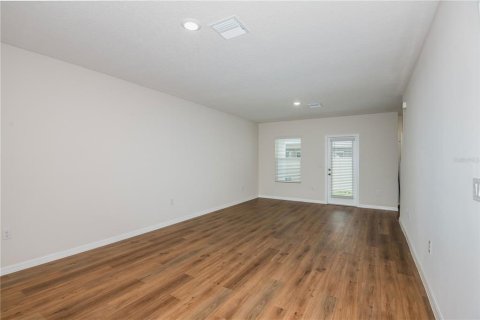 Casa en venta en Dade City, Florida, 3 dormitorios, 159.79 m2 № 2198072 - foto 3