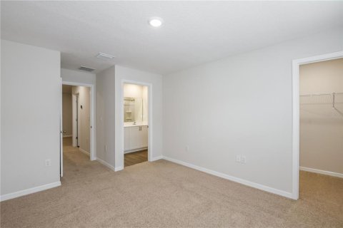 Casa en venta en Dade City, Florida, 3 dormitorios, 159.79 m2 № 2198072 - foto 5