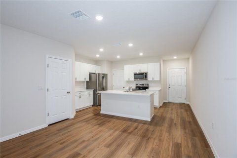 Casa en venta en Dade City, Florida, 3 dormitorios, 159.79 m2 № 2198072 - foto 9