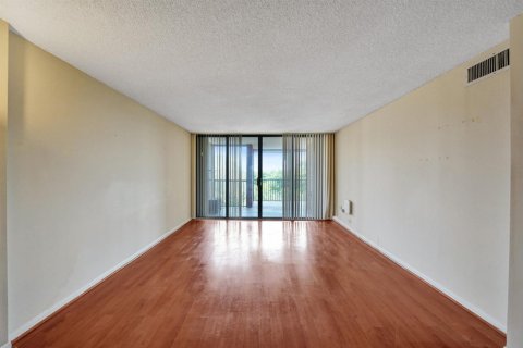 Condo in Hollywood, Florida, 2 bedrooms № 2173927 - photo 27