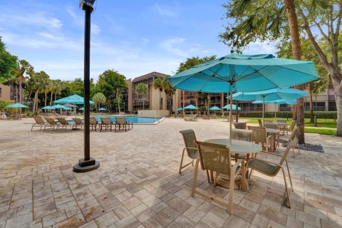 Condo in Hollywood, Florida, 2 bedrooms № 2173927 - photo 5