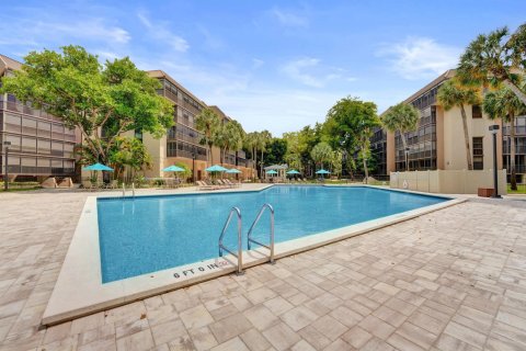 Condo in Hollywood, Florida, 2 bedrooms № 2173927 - photo 6