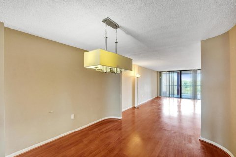 Condo in Hollywood, Florida, 2 bedrooms № 2173927 - photo 24