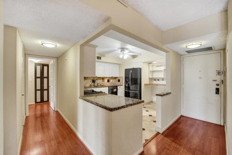 Condo in Hollywood, Florida, 2 bedrooms № 2173927 - photo 10