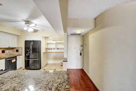 Condo in Hollywood, Florida, 2 bedrooms № 2173927 - photo 11