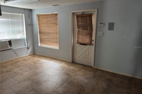 Commercial property in Port Charlotte, Florida 1647.16 sq.m. № 2097519 - photo 3