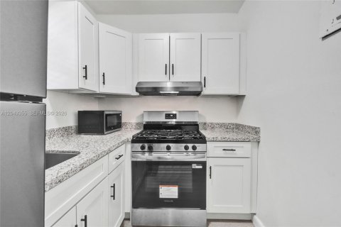 Apartment in Miami, Florida 1 bedroom, 617.24 sq.m. № 2241345 - photo 13