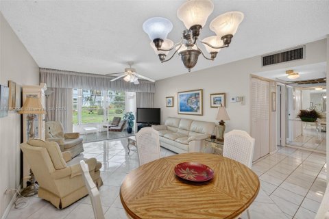 Condo in Lauderdale Lakes, Florida, 2 bedrooms  № 2014066 - photo 3