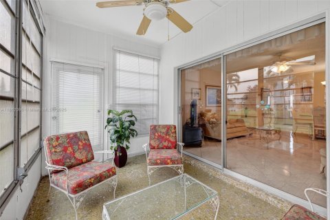 Condo in Lauderdale Lakes, Florida, 2 bedrooms  № 2014066 - photo 9