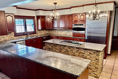 Casa en alquiler en Dade City, Florida, 4 dormitorios, 309.64 m2 № 1783328 - foto 1
