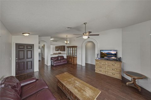 Villa ou maison à vendre à Zephyrhills, Floride: 3 chambres, 125.42 m2 № 2219252 - photo 11