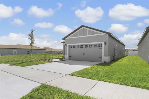House in Lake Alfred, Florida 3 bedrooms, 114.36 sq.m. № 1902556 - photo 4