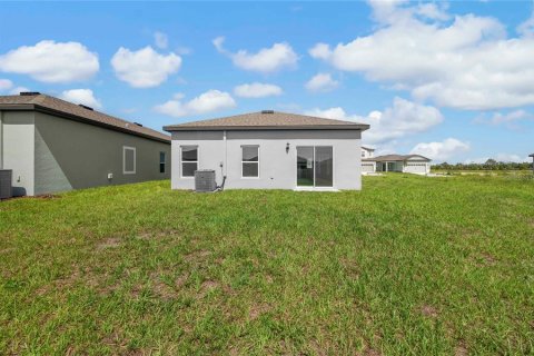 House in Lake Alfred, Florida 3 bedrooms, 114.36 sq.m. № 1902556 - photo 21