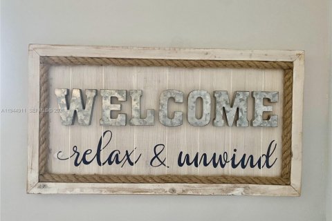 Кондоминиум с 1 спальней в Палм - Бич Шорес, Флорида № 2001963