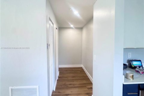 Villa ou maison à vendre à Davie, Floride: 3 chambres, 113.15 m2 № 1947000 - photo 5