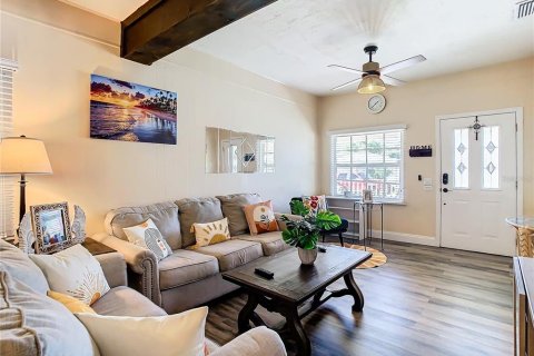 Casa en alquiler en Tampa, Florida, 3 dormitorios, 126.63 m2 № 1840048 - foto 9