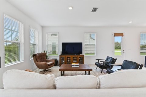 Townhouse in Davenport, Florida 3 bedrooms, 200.67 sq.m. № 1765082 - photo 20