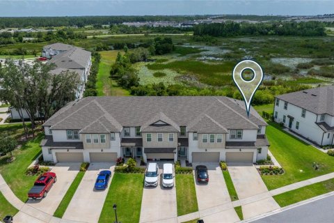 Townhouse in Davenport, Florida 3 bedrooms, 200.67 sq.m. № 1765082 - photo 4