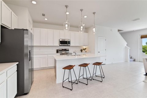Townhouse in Davenport, Florida 3 bedrooms, 200.67 sq.m. № 1765082 - photo 11