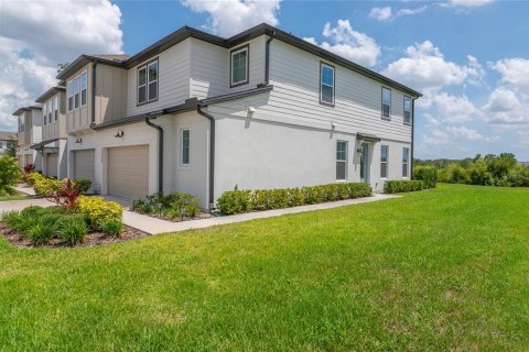 Townhouse in Davenport, Florida 3 bedrooms, 200.67 sq.m. № 1765082 - photo 1