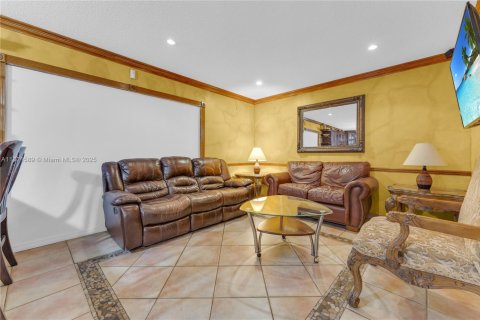 Casa en venta en Miami, Florida, 3 dormitorios, 172.43 m2 № 1790794 - foto 26
