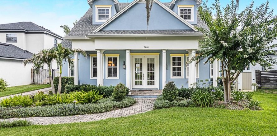 House in Winter Park, Florida 4 bedrooms, 311.13 sq.m. № 1779047