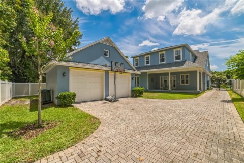 House in Winter Park, Florida 4 bedrooms, 311.13 sq.m. № 1779047 - photo 3