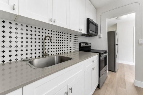 Apartamento en alquiler en South Miami, Florida, 2 dormitorios № 2086409 - foto 7