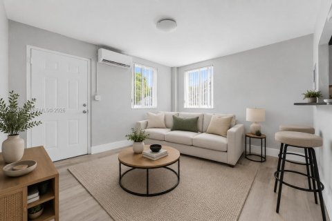 Apartamento en South Miami, Florida 2 dormitorios № 2086409