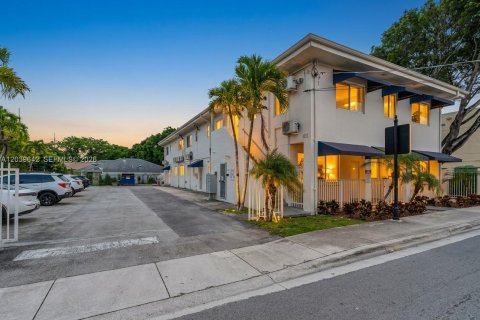 Apartamento en alquiler en South Miami, Florida, 2 dormitorios № 2086409 - foto 17