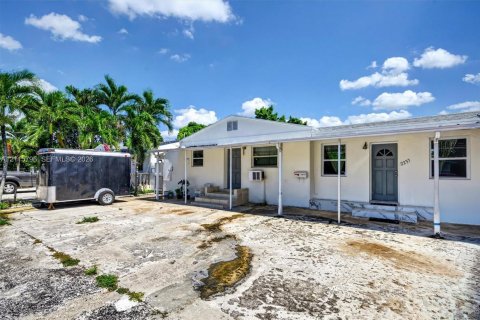 Propiedad comercial en venta en Miami, Florida, 360.83 m2 № 2439099 - foto 2