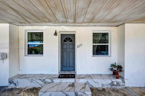 Propiedad comercial en venta en Miami, Florida, 360.83 m2 № 2439099 - foto 11