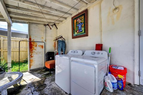 Propiedad comercial en venta en Miami, Florida, 360.83 m2 № 2439099 - foto 12
