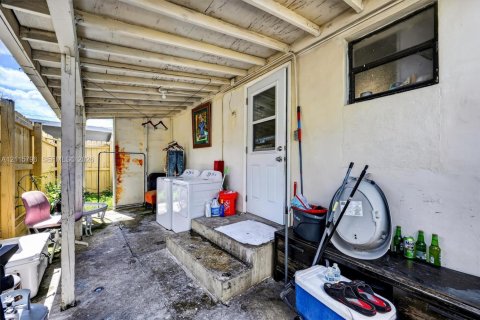 Propiedad comercial en venta en Miami, Florida, 360.83 m2 № 2439099 - foto 15