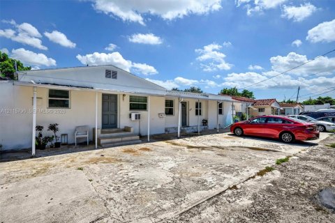 Propiedad comercial en venta en Miami, Florida, 360.83 m2 № 2439099 - foto 3
