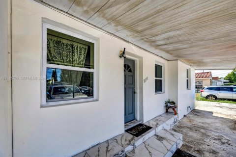 Propiedad comercial en venta en Miami, Florida, 360.83 m2 № 2439099 - foto 7