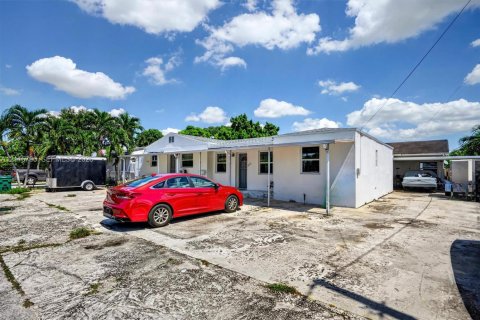 Propiedad comercial en venta en Miami, Florida, 360.83 m2 № 2439099 - foto 5