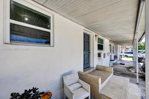 Propiedad comercial en venta en Miami, Florida, 360.83 m2 № 2439099 - foto 8