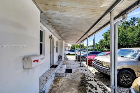 Propiedad comercial en venta en Miami, Florida, 360.83 m2 № 2439099 - foto 10