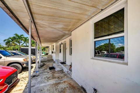 Propiedad comercial en venta en Miami, Florida, 360.83 m2 № 2439099 - foto 4