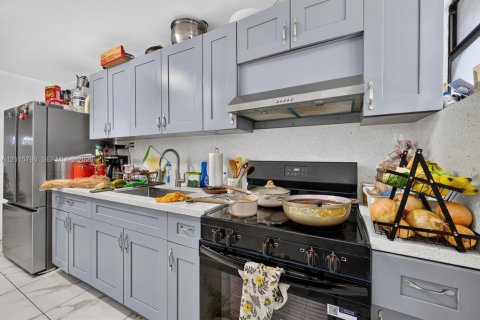Propiedad comercial en venta en Miami, Florida, 360.83 m2 № 2439099 - foto 16