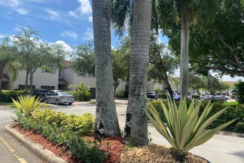 Touwnhouse à louer à Tamarac, Floride: 3 chambres, 113.25 m2 № 2247993 - photo 4