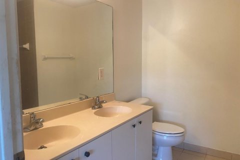 Touwnhouse à louer à Tamarac, Floride: 3 chambres, 113.25 m2 № 2247993 - photo 22