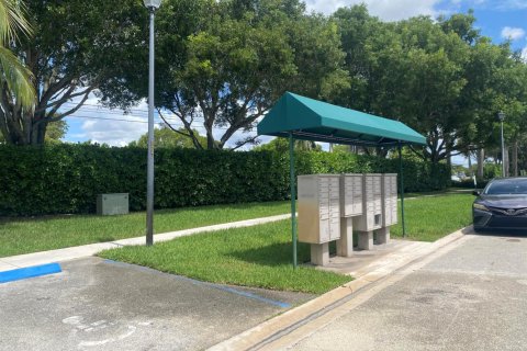 Touwnhouse à louer à Tamarac, Floride: 3 chambres, 113.25 m2 № 2247993 - photo 6