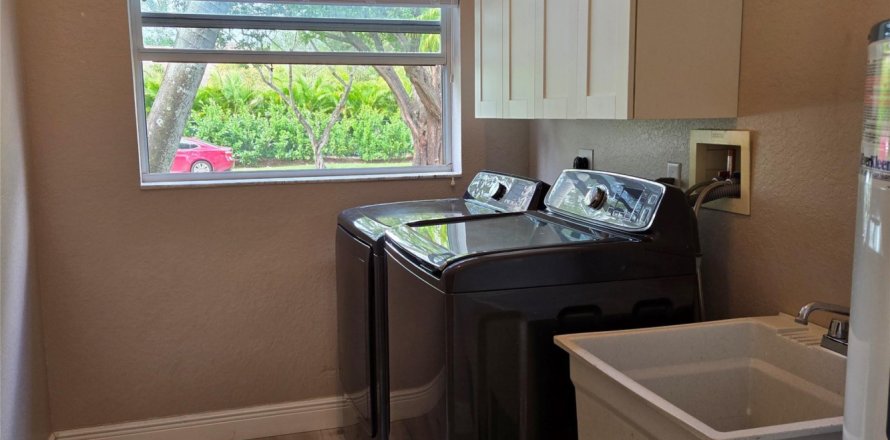 Casa en Davie, Florida 4 dormitorios, 314.57 m2 № 1135082