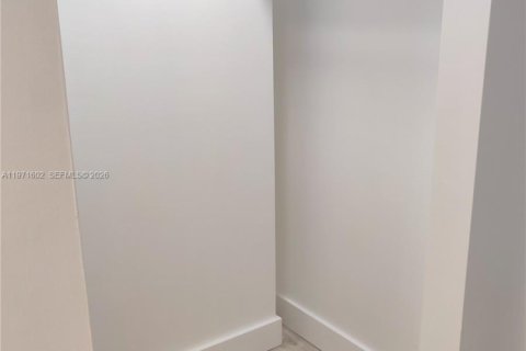 Copropriété à vendre à Miami, Floride: 1 chambre, 59.46 m2 № 2032770 - photo 18
