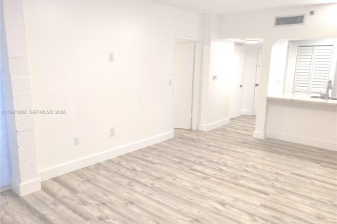 Copropriété à vendre à Miami, Floride: 1 chambre, 59.46 m2 № 2032770 - photo 7