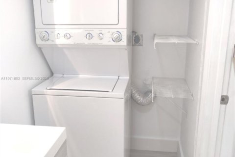 Copropriété à vendre à Miami, Floride: 1 chambre, 59.46 m2 № 2032770 - photo 21