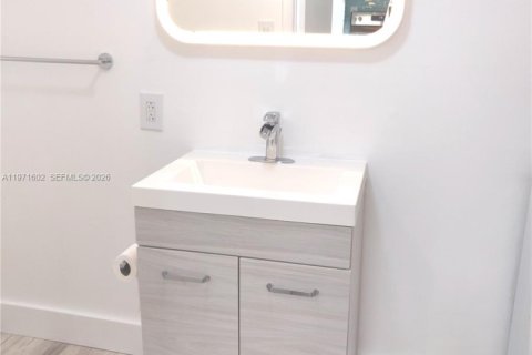 Copropriété à vendre à Miami, Floride: 1 chambre, 59.46 m2 № 2032770 - photo 20