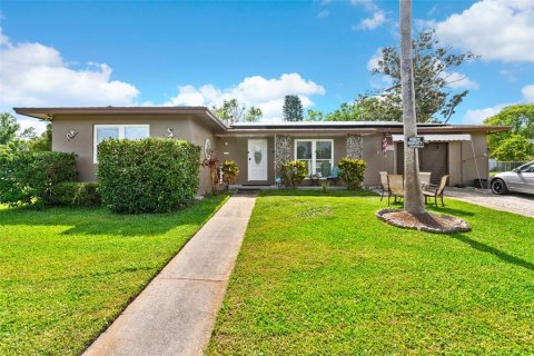 Casa en venta en Deltona, Florida, 2 dormitorios, 95.69 m2 № 1778714 - foto 1